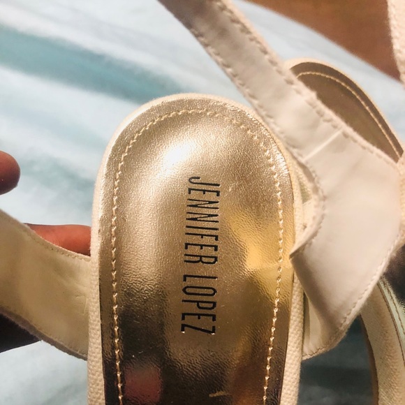 Jennifer Lopez high heel - Picture 3 of 8